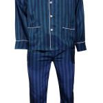Satijnen Pyjama | Marine Blauw Gestreept | www.pietkoopmans.nl