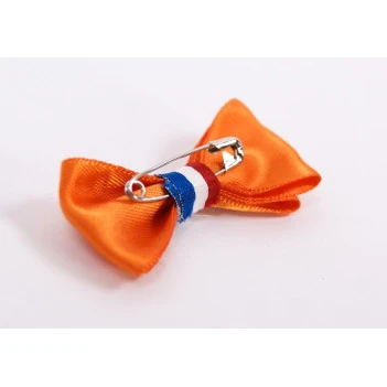 Oranje strikken met Speld | www.pietkoopmans.nl
