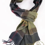 Barbour Cashmere Shawl | Olijf | www.pietkoopmans.nl