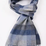 John Hanly Shawl Wol Geweven | Lichtblauw Blauw Geruit | www.pietkoopmans.nl