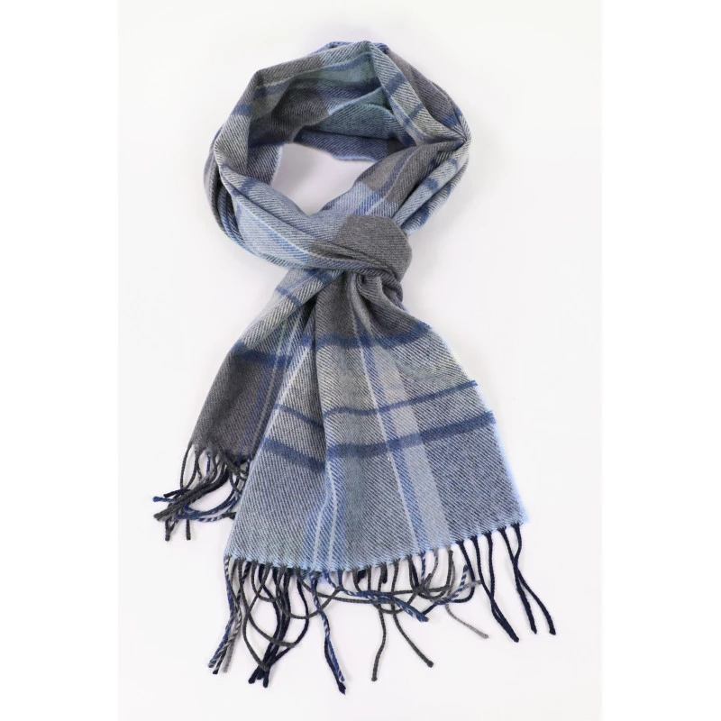 John Hanly Shawl Merino | Raf Lichtgrijs Geruit | www.pietkoopmans.nl