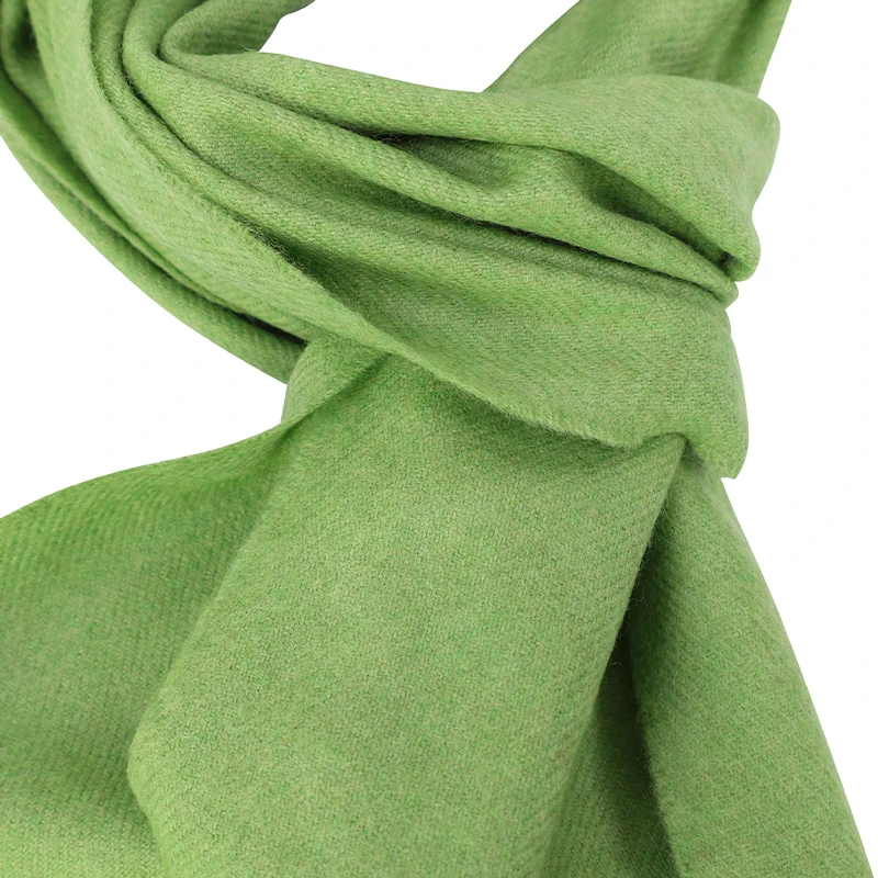 John Hanly Shawl Merino | Uni Lichtgroen | www.pietkoopmans.nl