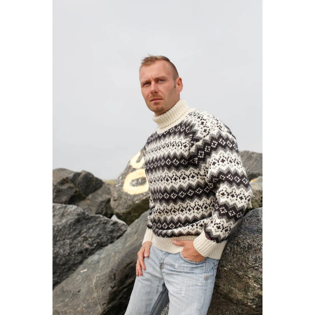 Wool Wear Noorse Coltrui | Off White Antra | www.pietkoopmans.nl