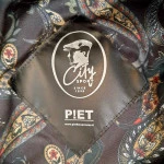 City Sport Flat Cap | Diep Rood Print | www.pietkoopmans.nl