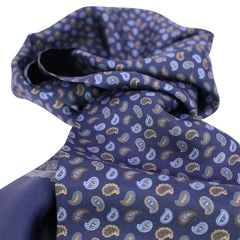 City Sport Zijde Shawl | Olijf Navy Paisley | www.pietkoopmans.nl