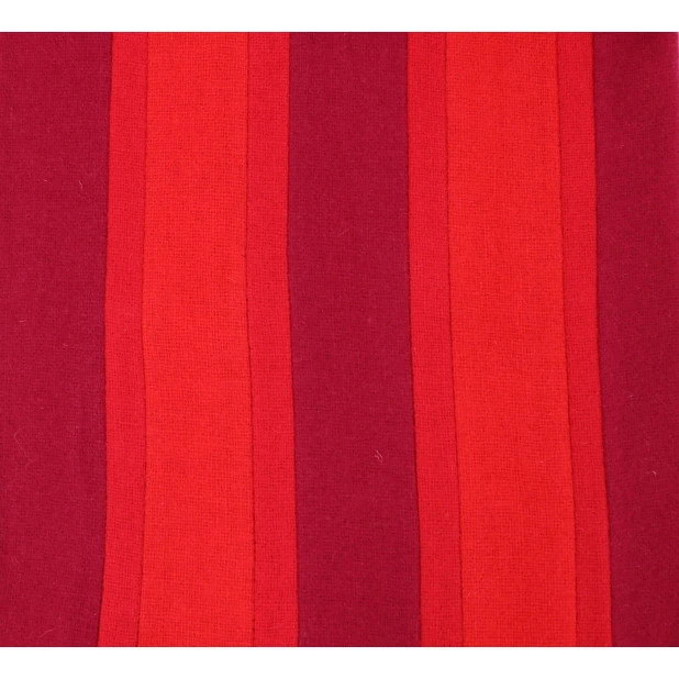 College Shawl Greenwich | Rood Framboos | www.pietkooopmans.nl