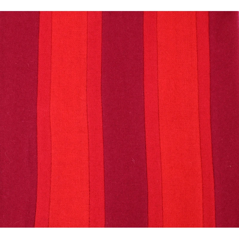 College Shawl Greenwich | Rood Framboos | www.pietkooopmans.nl
