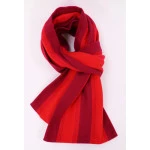 College Shawl Greenwich | Rood Framboos | www.pietkooopmans.nl