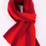 College Shawl Greenwich | Rood Framboos | www.pietkooopmans.nl