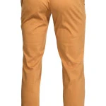 M.E.N.S. Xtend Chino | Oker | www.pietkoopmans.nl