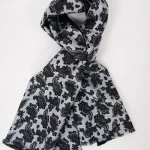 Foulard Shawl | Lichtgrijs Zwart Print | www.pietkoopmans.nl