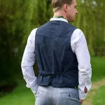 Wellington Of Bilmore Suede Gilet | Blauw | www.pietkoopmans.nl